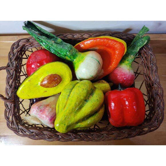 Lot of 12 VTG Paper Mache Fruit Veggie Mexican Folk Art Kitchen Decor Grannycore - Picture 2 of 6
